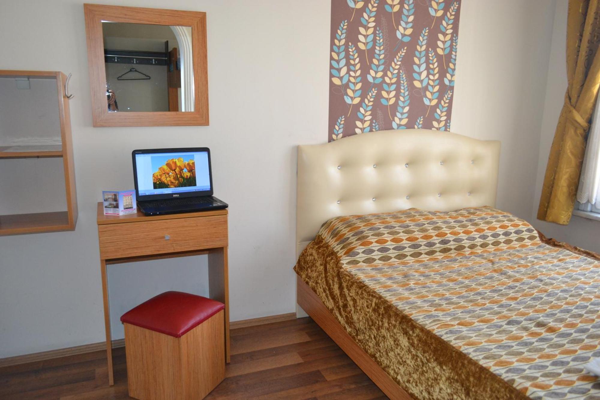 Second Home Hostel Стамбул Экстерьер фото